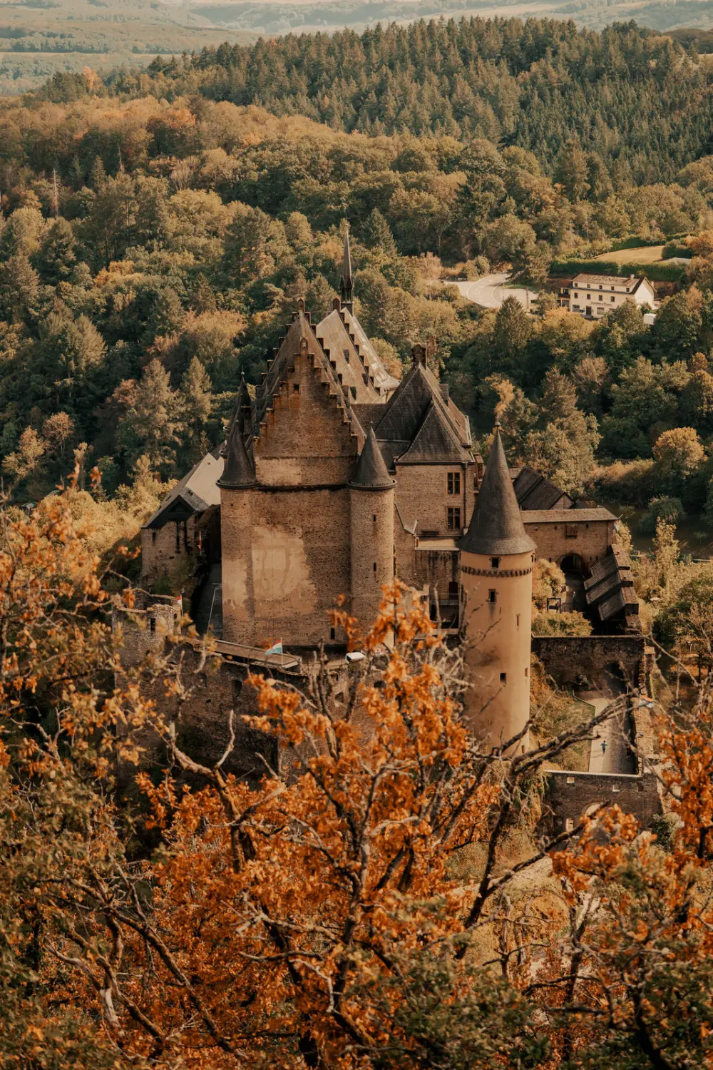 Schloss Vianden im Herbst